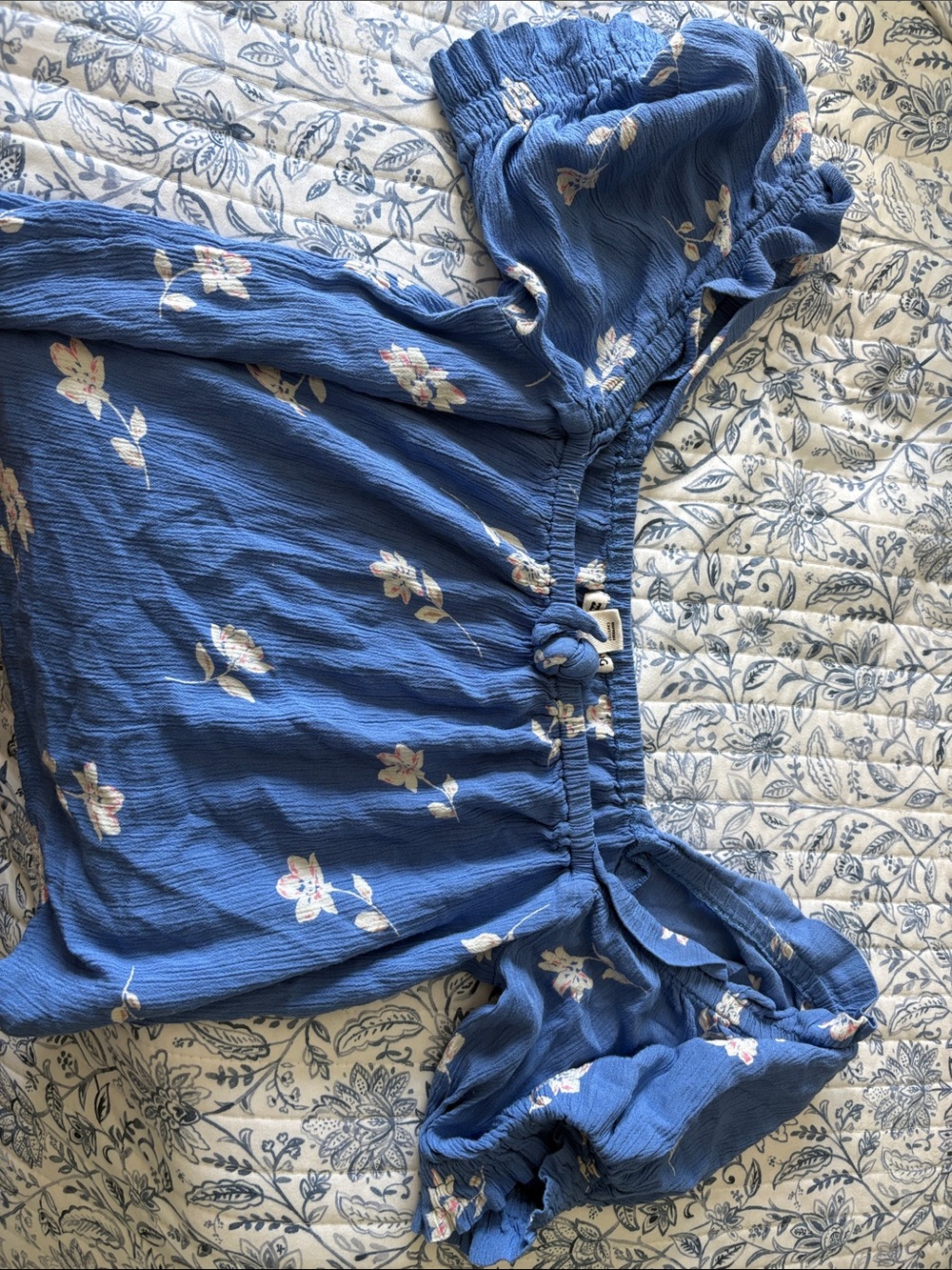 Billabong Blue Floral Off-The-Shoulder crop top